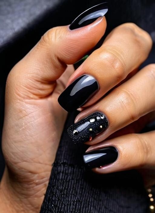 Black Nail Design 1