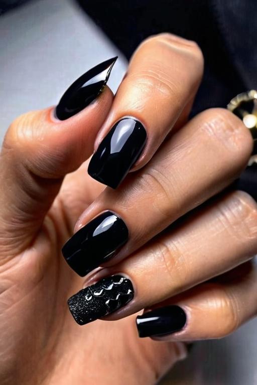 Black Nail Design 28